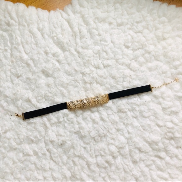 NWOT: Black Choker with Gold Detail - Picture 2 of 5